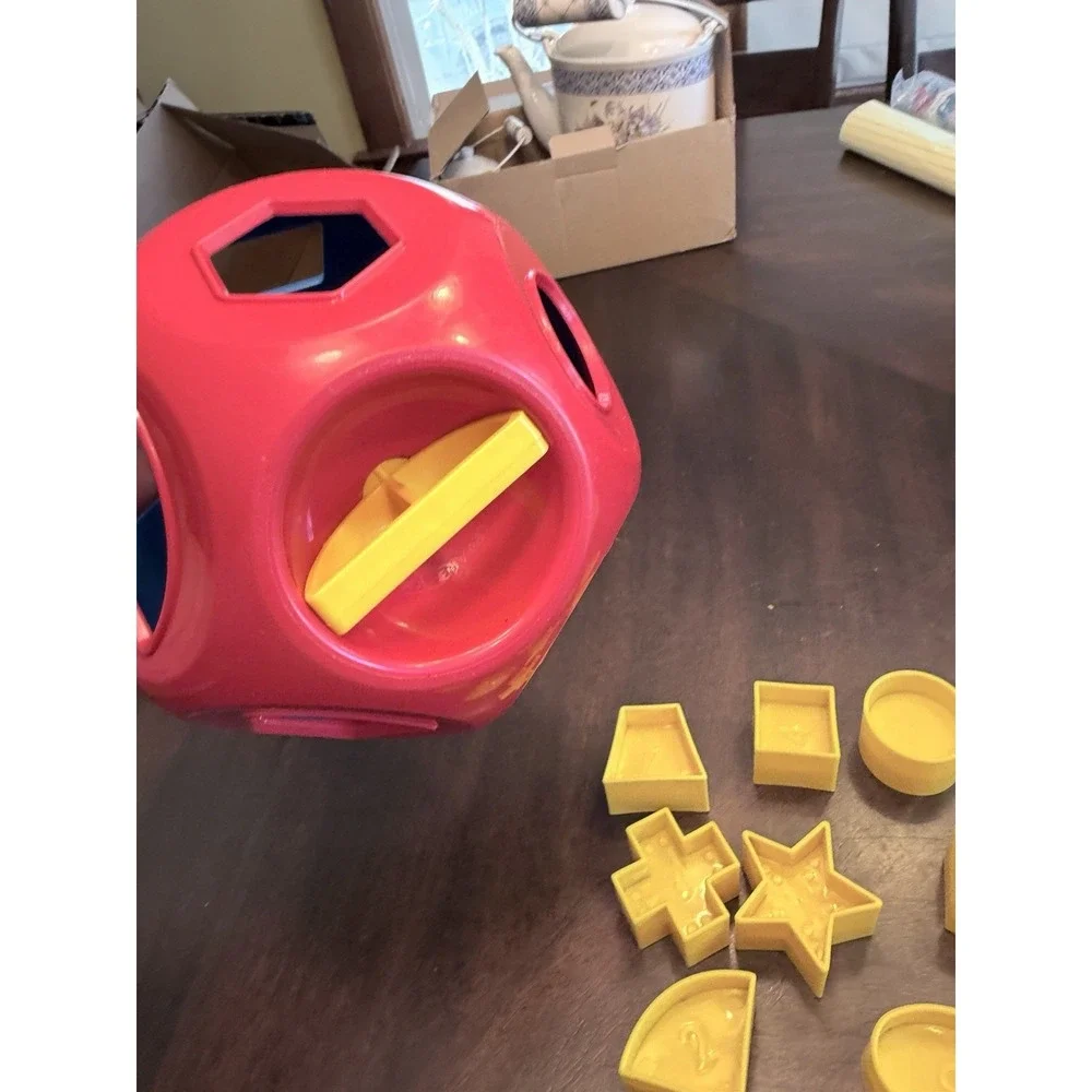 Vintage Tupperware Shape O Toy Ball shape sorter Red blue 10 shapes